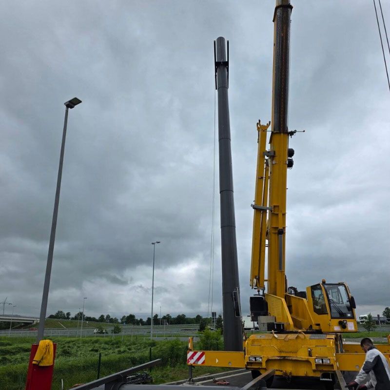 Izrada stubova za reklamne reflektore i obrtne kranove