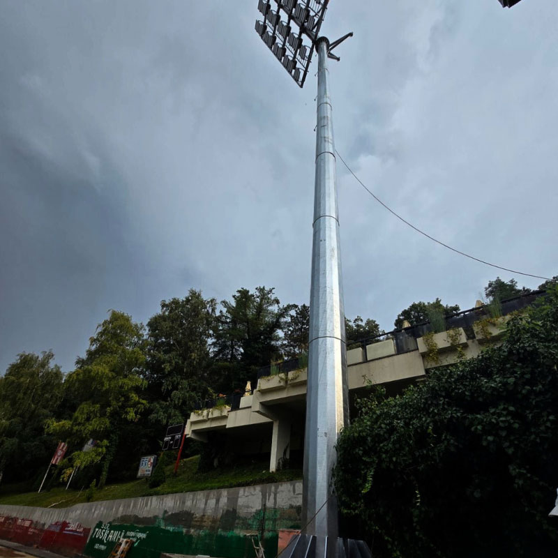 Izrada stubova za reklamne reflektore i obrtne kranove