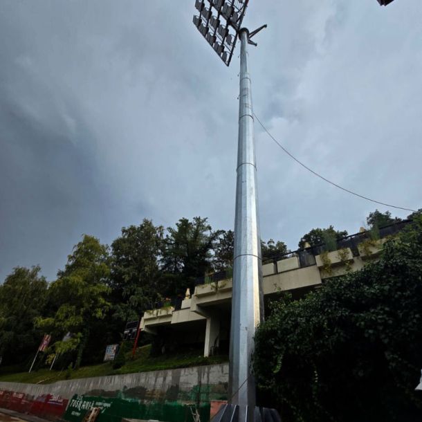 Izrada stubova za reklamne reflektore i obrtne kranove